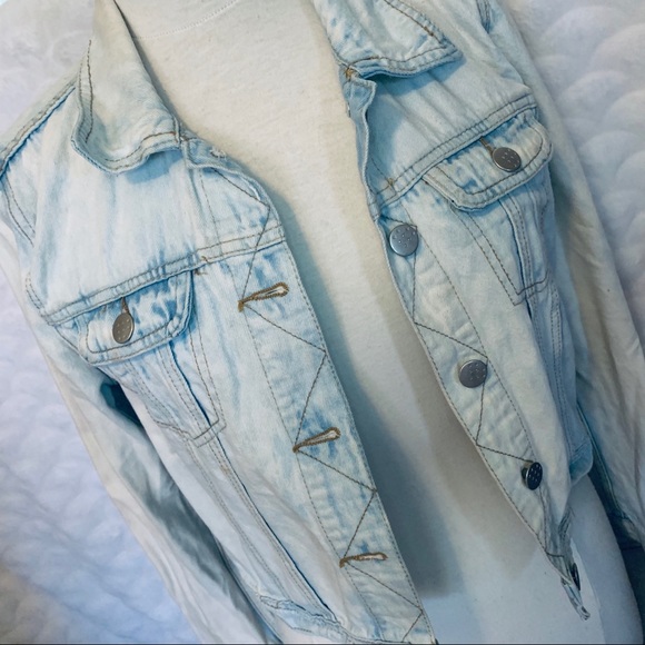 💎5/$25💎 Light Blue Jeans Jacket - Picture 5 of 5